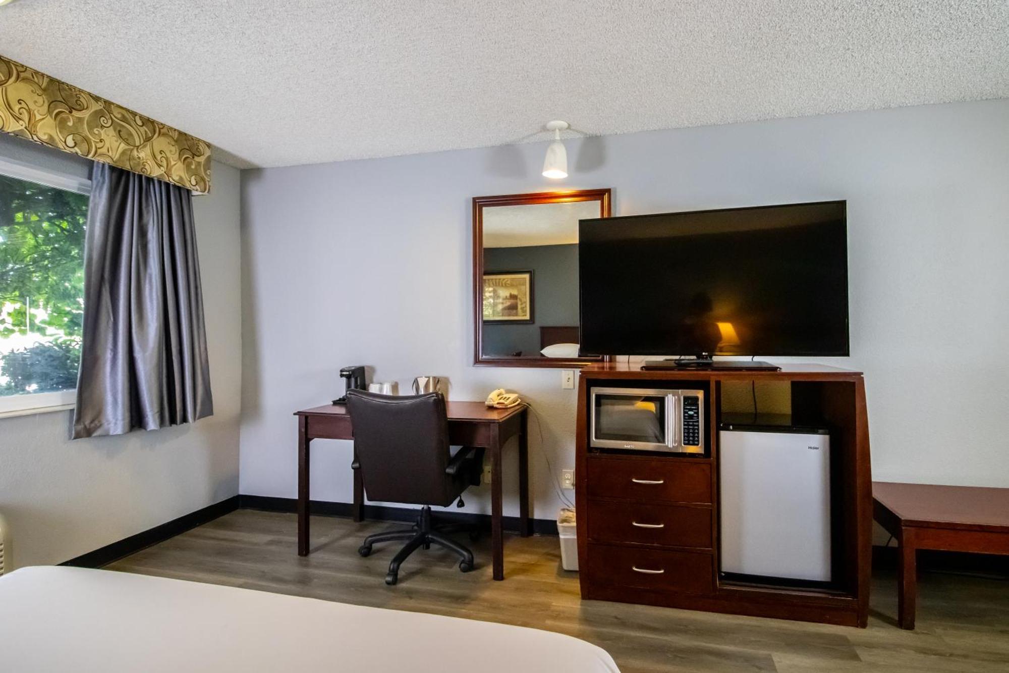 Red Lion Inn & Suites Vancouver Exterior foto
